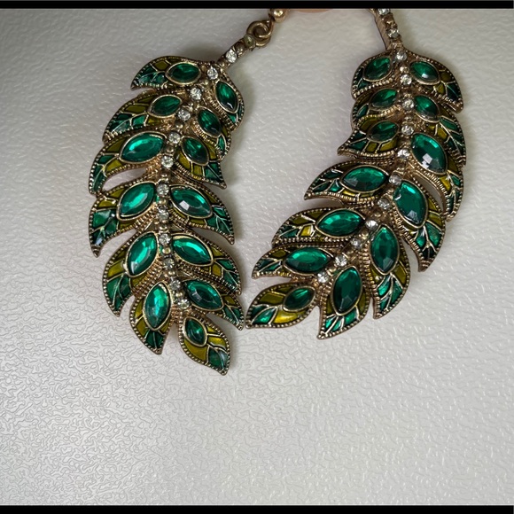 Eye Candy Los Angeles Natalie leaf earrings - Picture 5 of 7